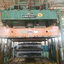 []出售250吨、260吨和315吨液压机各一台