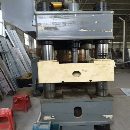 []出售两台浙江丽州液压机